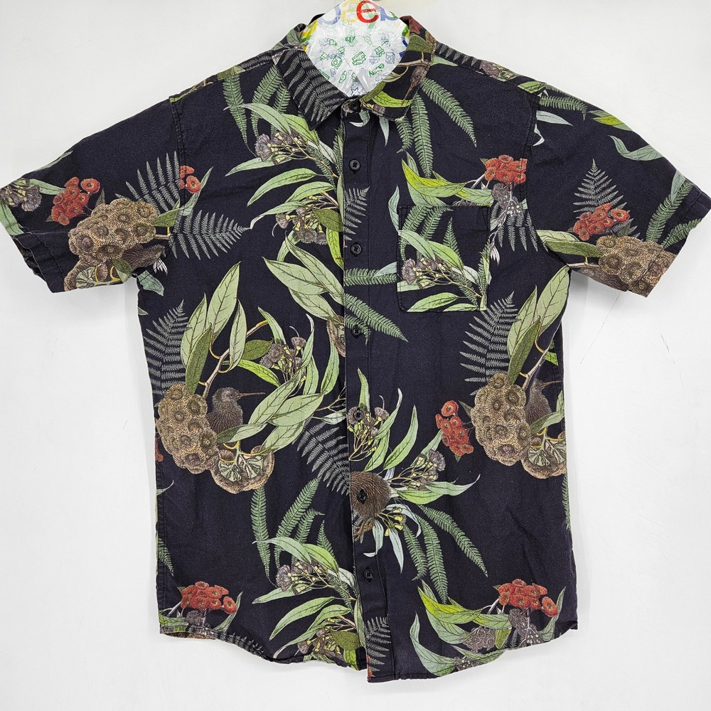 Roark Shirt Mens Medium Button Up Short Sleeve Hawaiian Kiwi Camo Journey